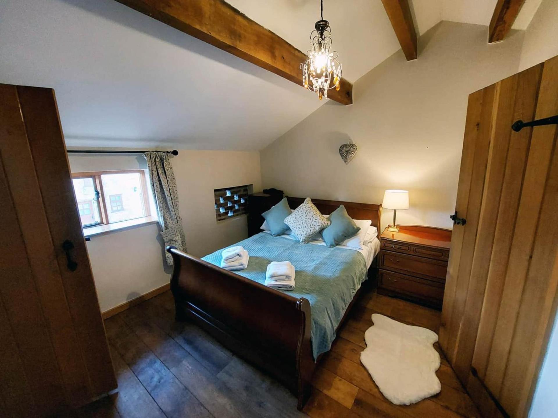 Вілла The Old Mill Barn With Hot Tub And Private Use Of Heated Pool Віррал Екстер'єр фото